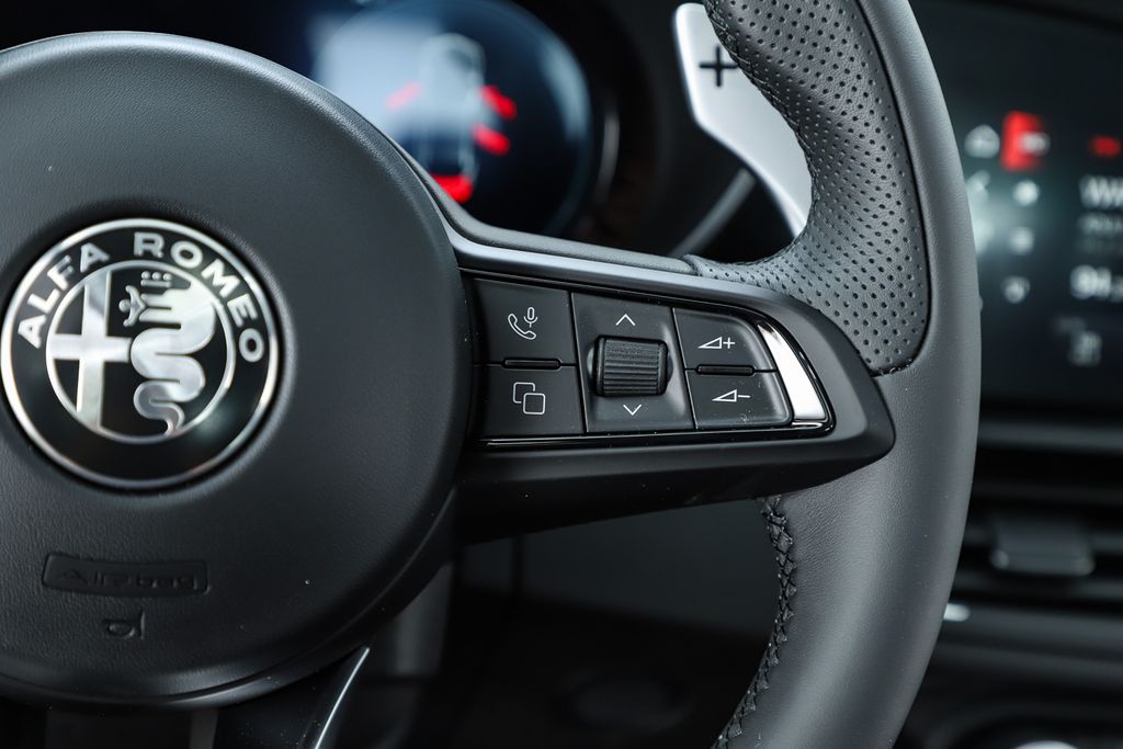 2026 Alfa Romeo Giulia Base - Photo 23