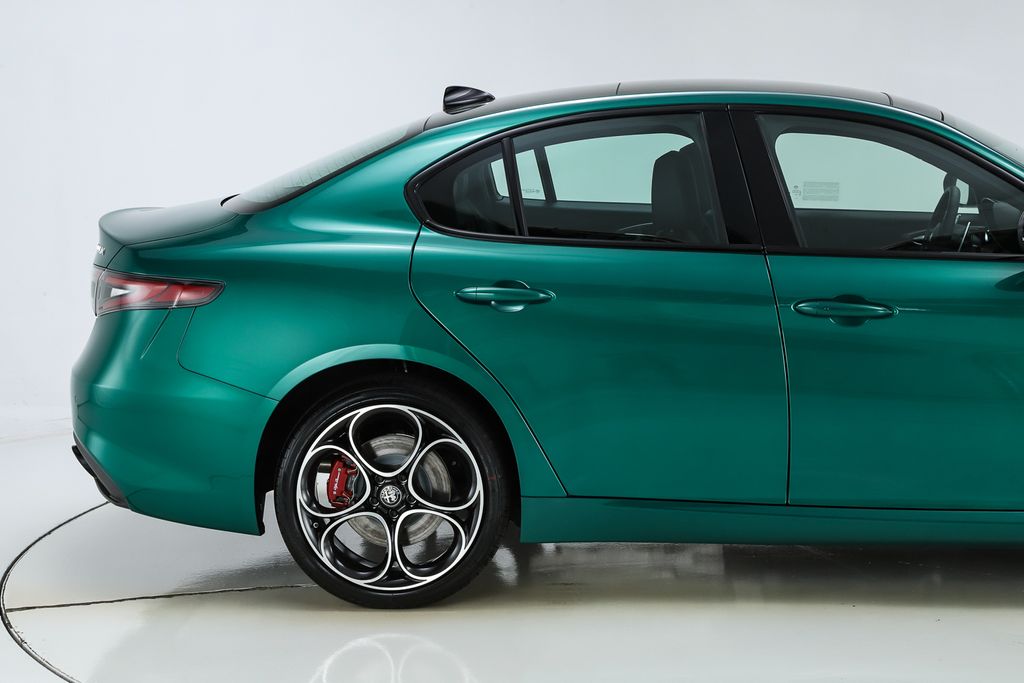 2026 Alfa Romeo Giulia Base - Photo 12