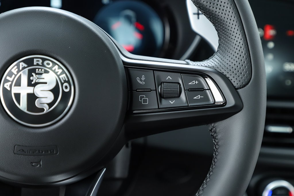 2025 Alfa Romeo Giulia Base - Photo 23