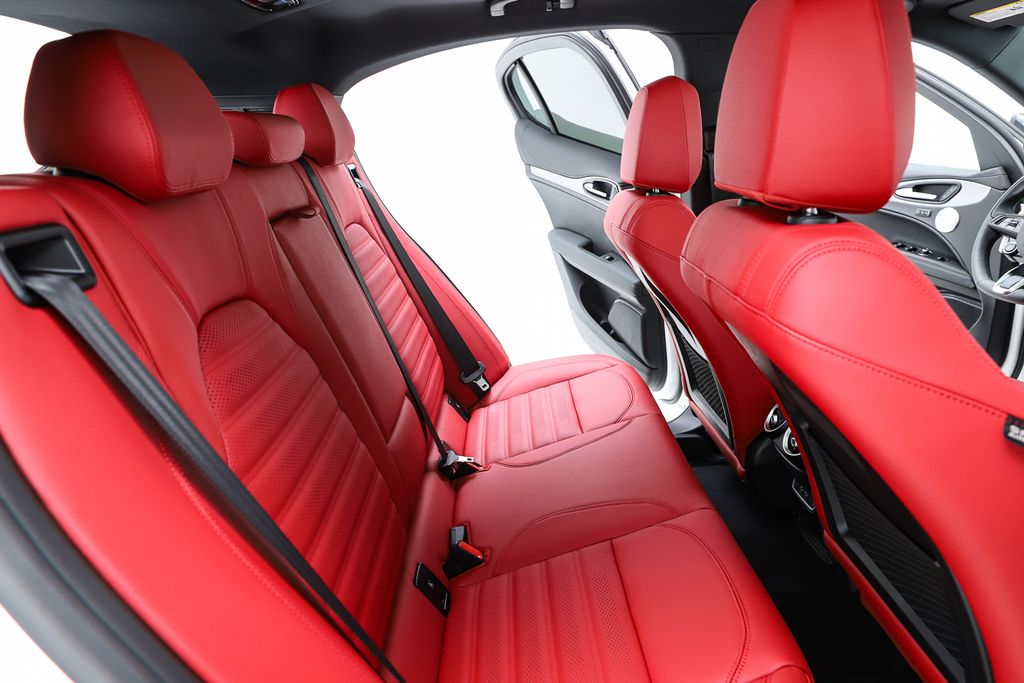 2025 Alfa Romeo Stelvio Base - Photo 40
