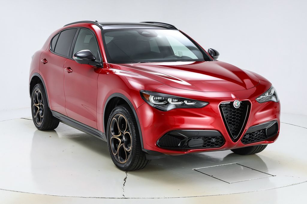 2025 Alfa Romeo Stelvio Intensa - Photo 17