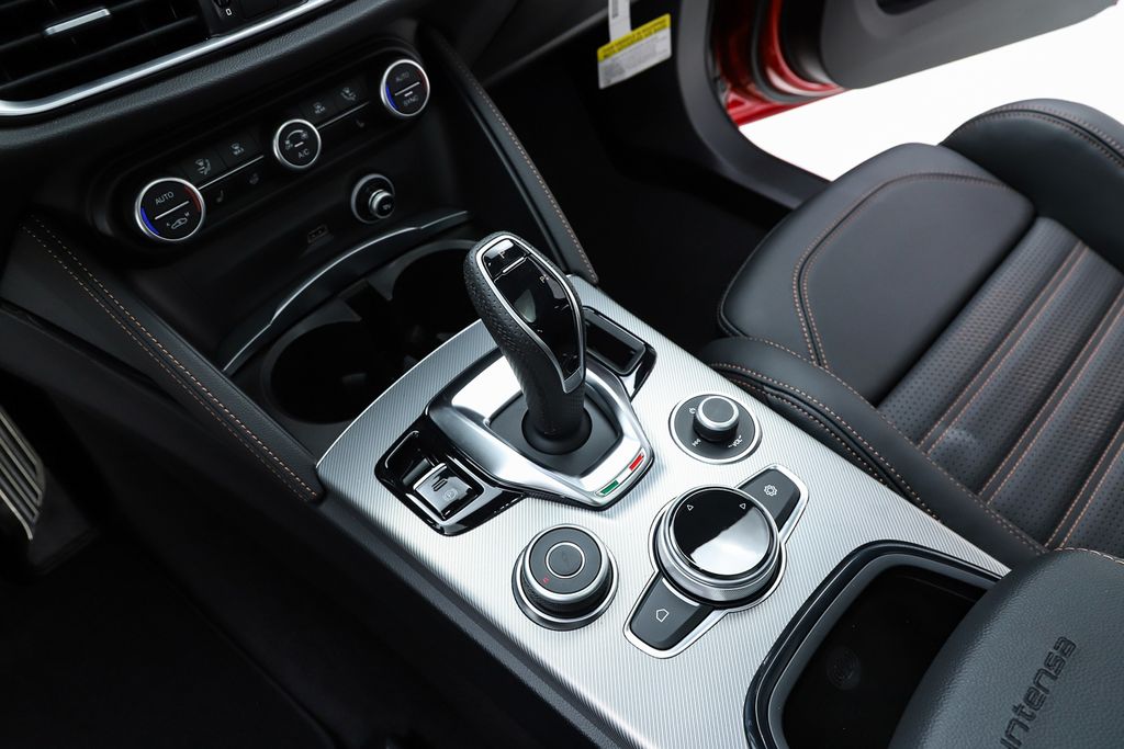 2025 Alfa Romeo Stelvio Intensa - Photo 26