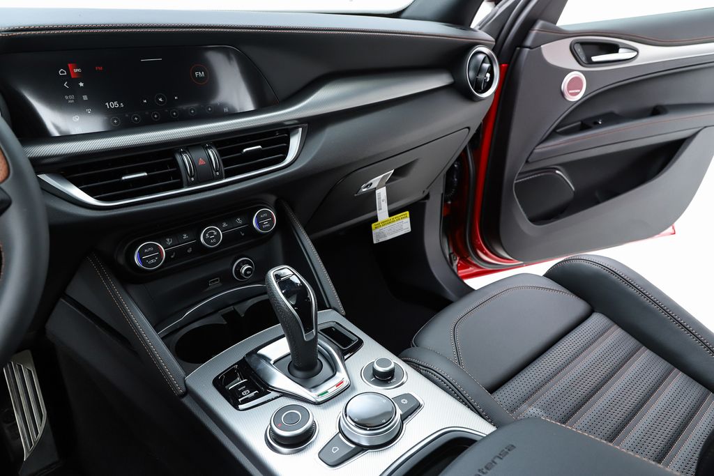 2025 Alfa Romeo Stelvio Intensa - Photo 25