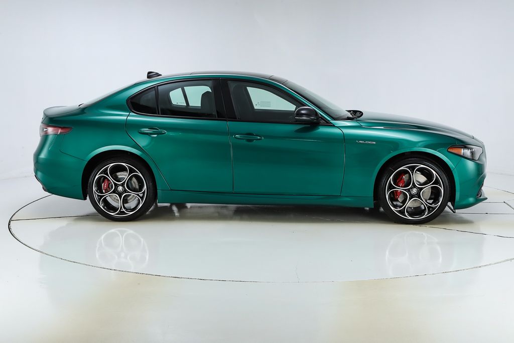 2026 Alfa Romeo Giulia Base - Photo 11