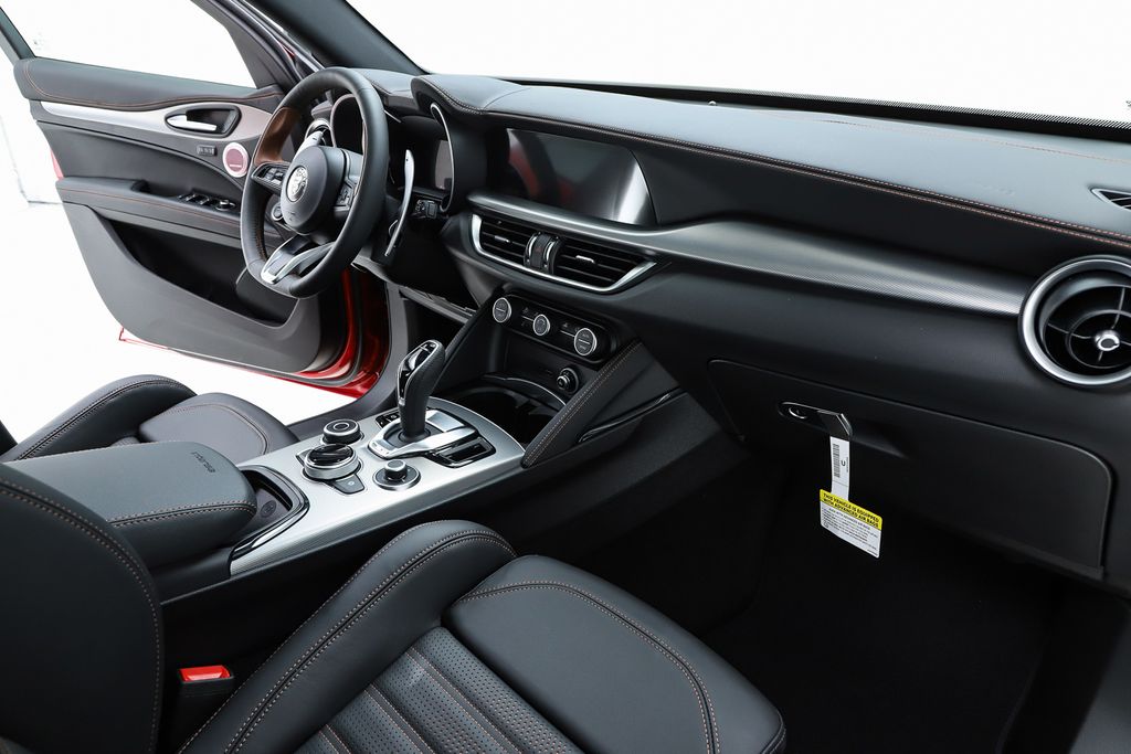 2025 Alfa Romeo Stelvio Intensa - Photo 36