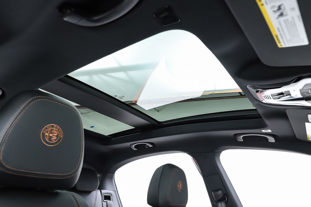 2025 Alfa Romeo Stelvio Intensa - Photo 40