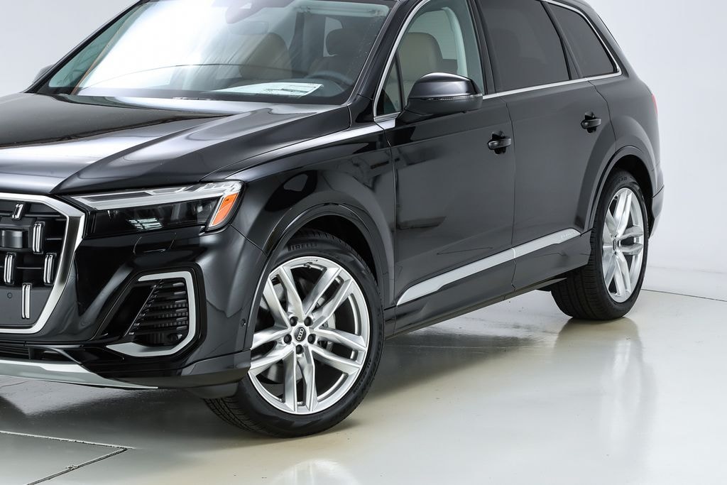 New 2025 Audi Q7 55 Premium Plus SUV