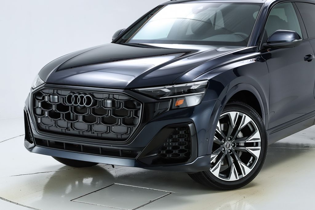 2025 Audi Q8 55 Premium Plus photo 2