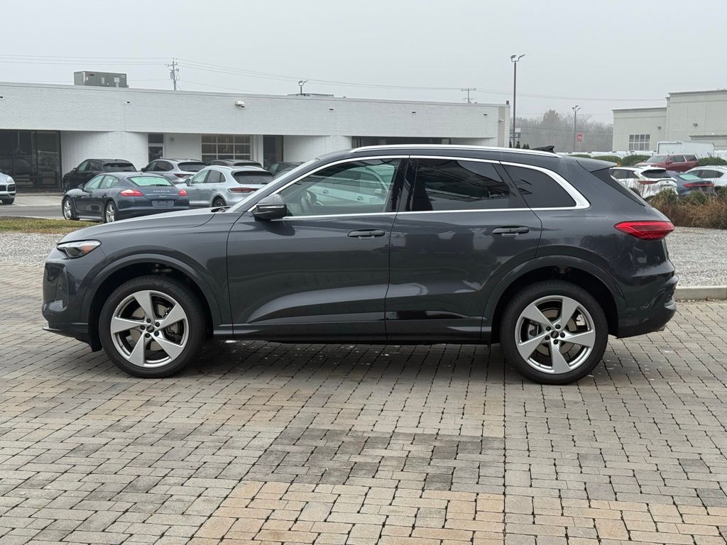 2025 Audi Q5 2.0T Premium Plus photo 3