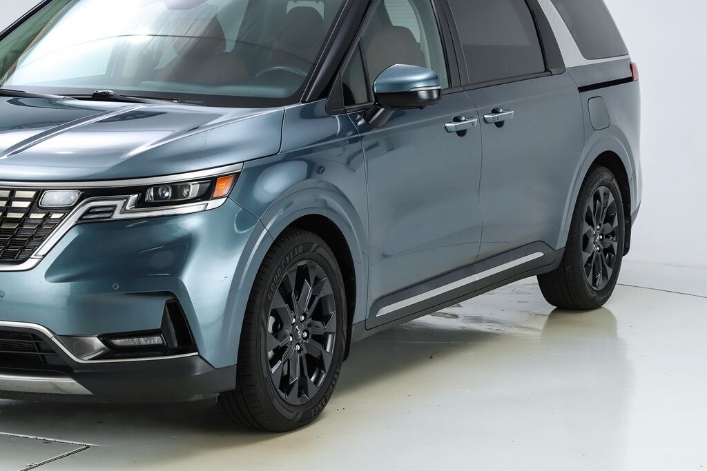 Used 2023 Kia Carnival SX Prestige MPV