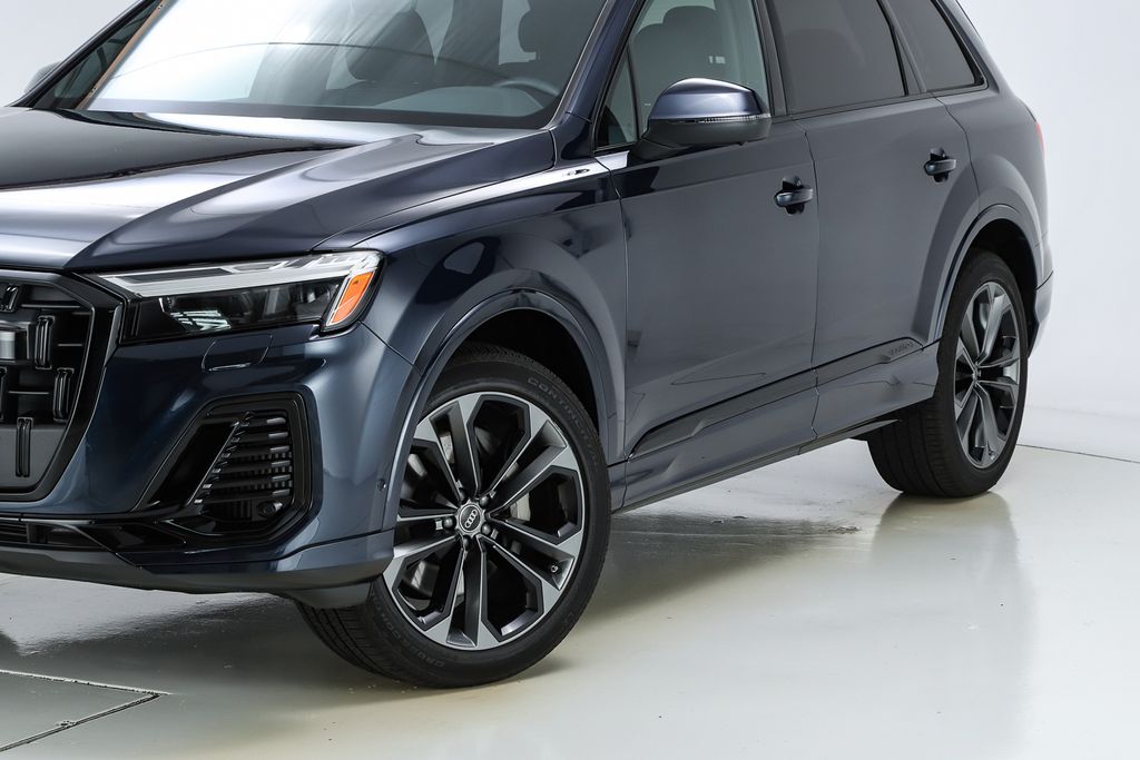 2025 Audi Q7 55 Premium Plus photo 3