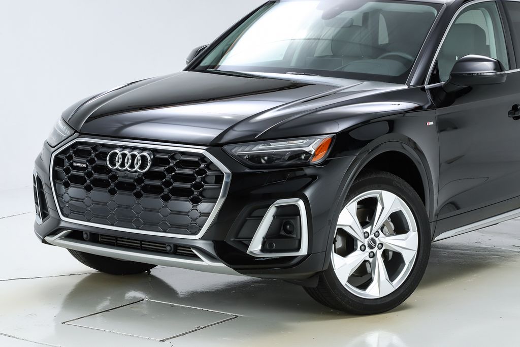 2022 Audi Q5 45 S line Prestige Premium photo 2
