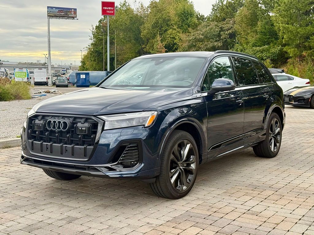 2025 Audi Q7 55 Premium Plus photo 3