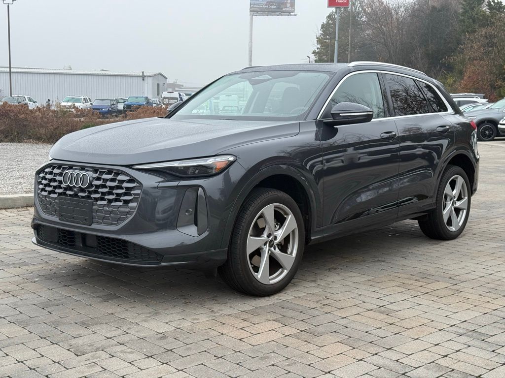 2025 Audi Q5 2.0T Premium Plus photo 2