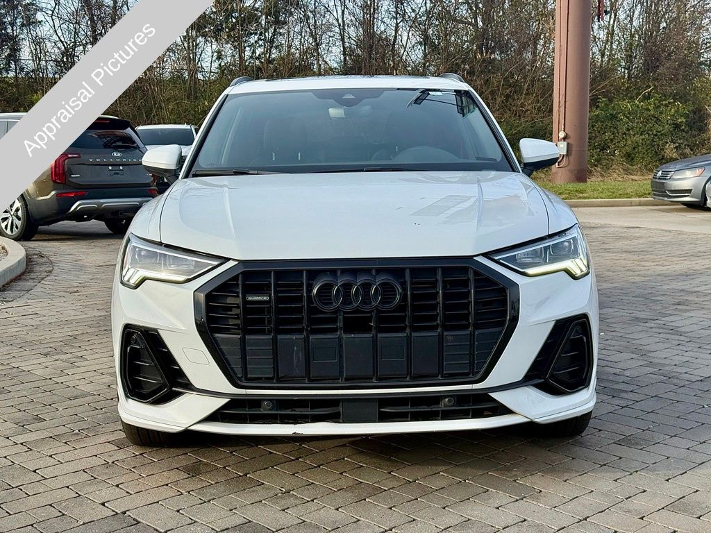 2021 Audi Q3 S line Premium Plus photo 2