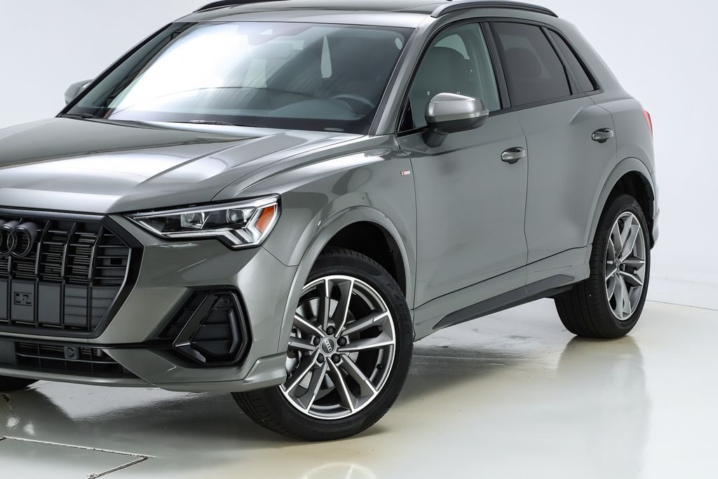 2024 Audi Q3 S line Premium Plus photo 3