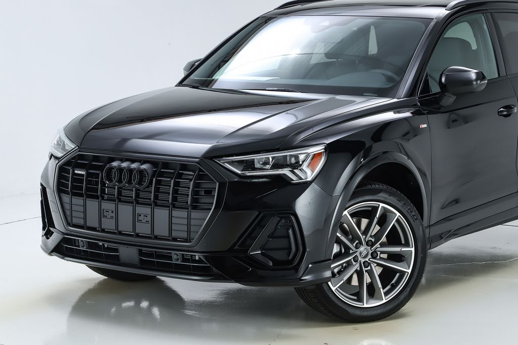 2025 Audi Q3 45 TFSI S line Premium photo 2