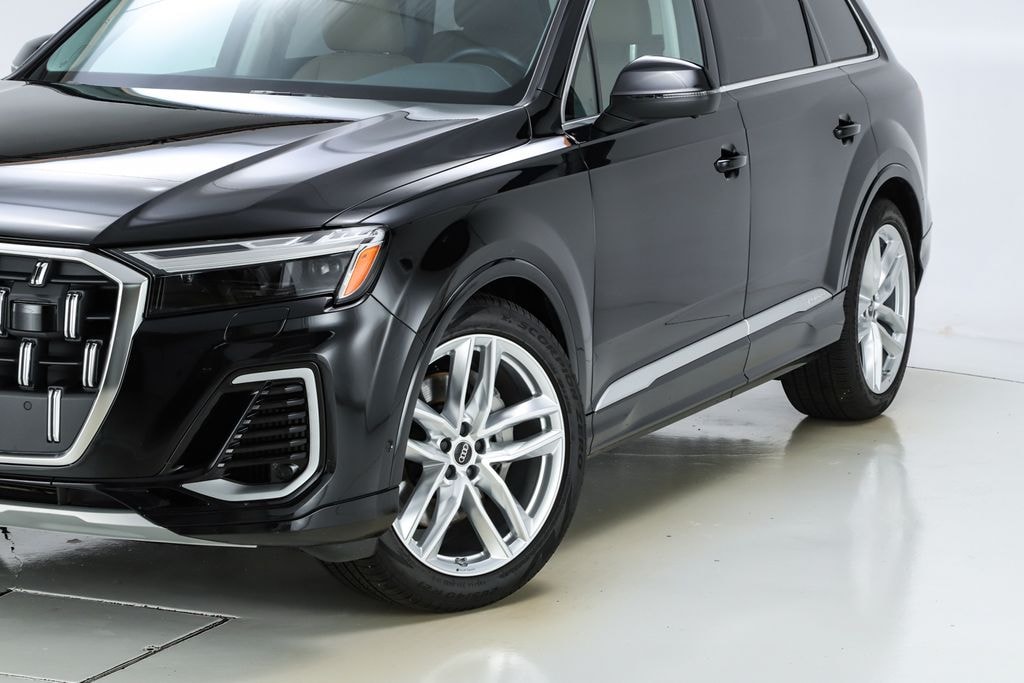Used 2025 Audi Q7 55 Premium Plus SUV