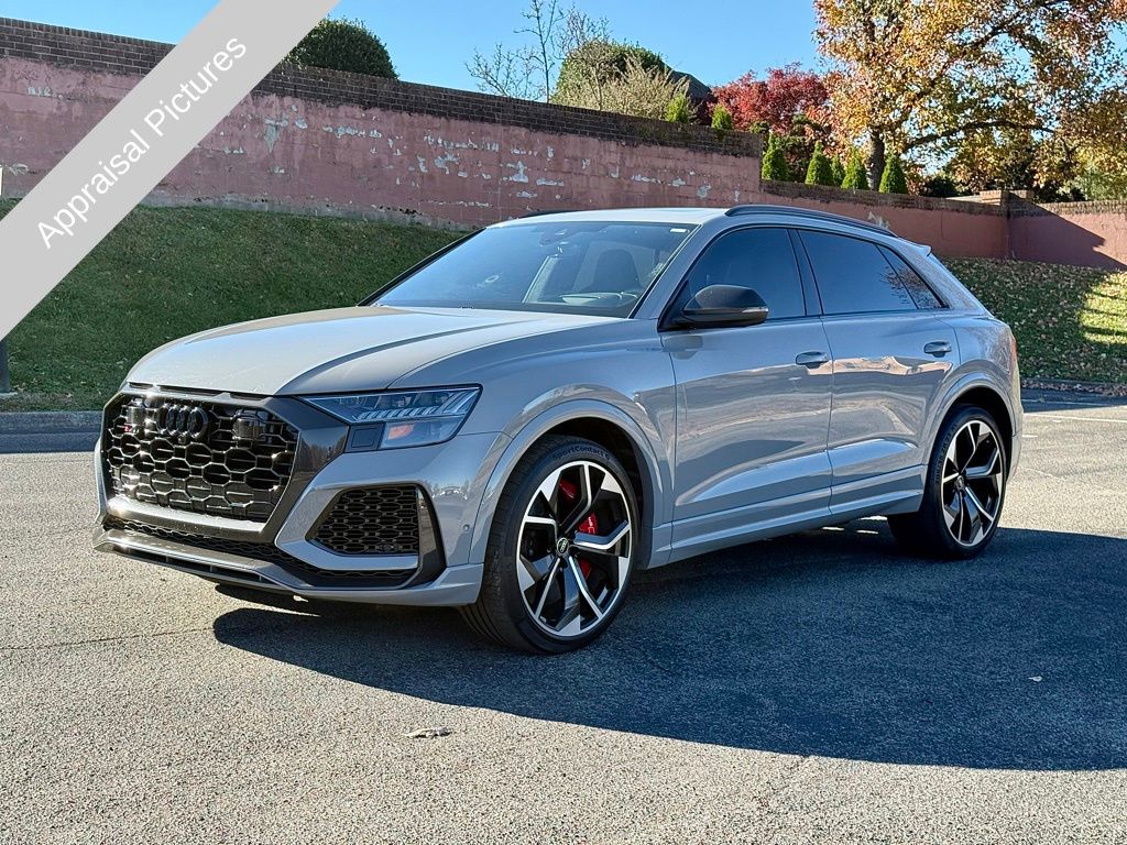 2023 Audi RS Q8 photo 3