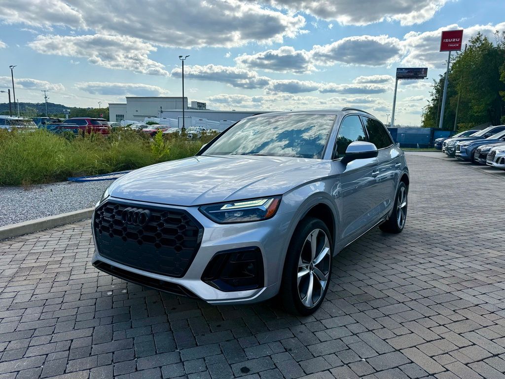 2025 Audi Q5 45 S line Premium Plus photo 3