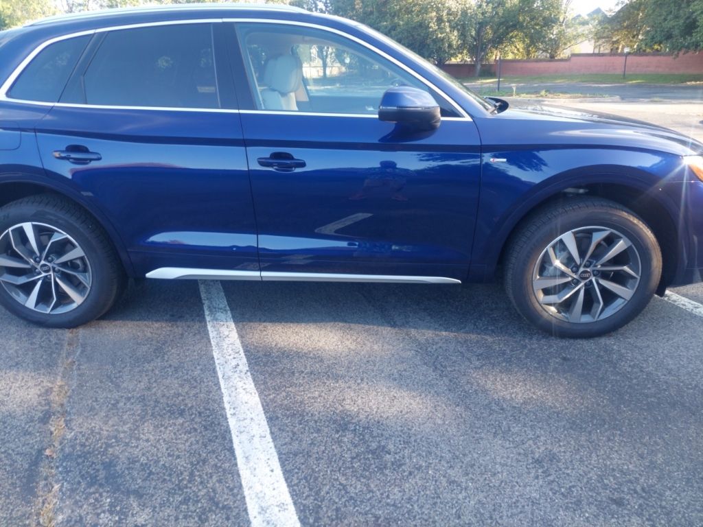 2025 Audi Q5 45 S line Premium Plus photo 3