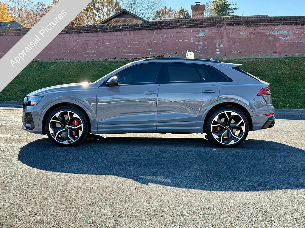2023 Audi RS Q8 photo 4