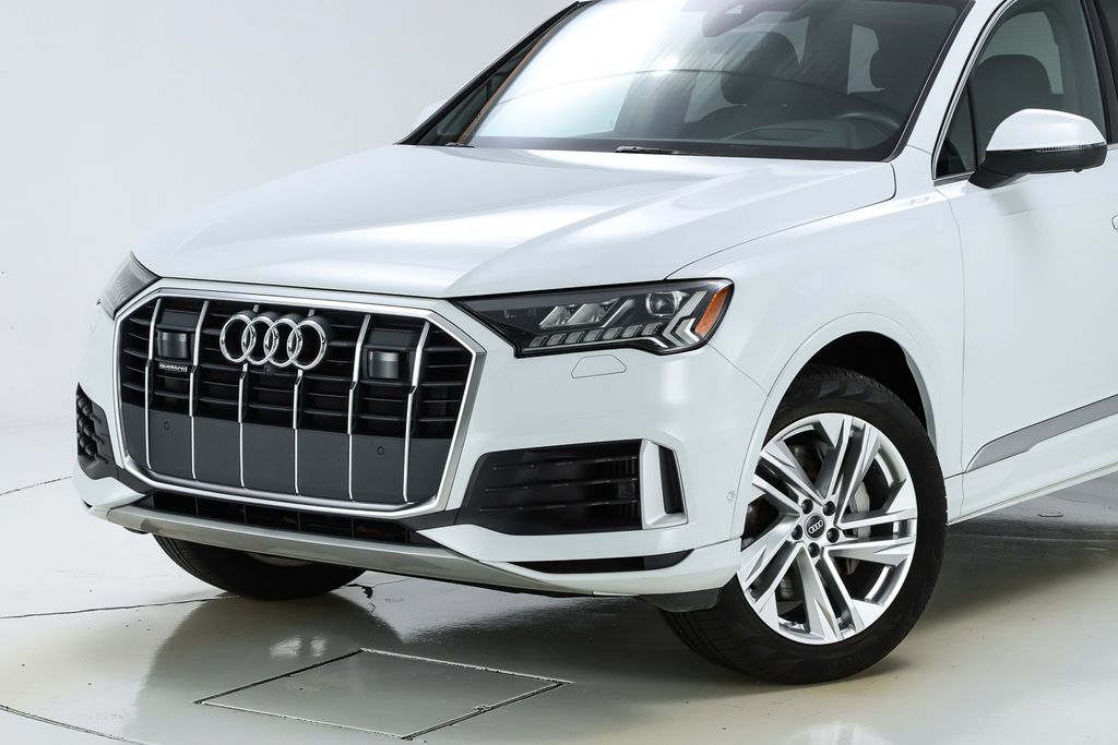 2022 Audi Q7 55 Prestige photo 2