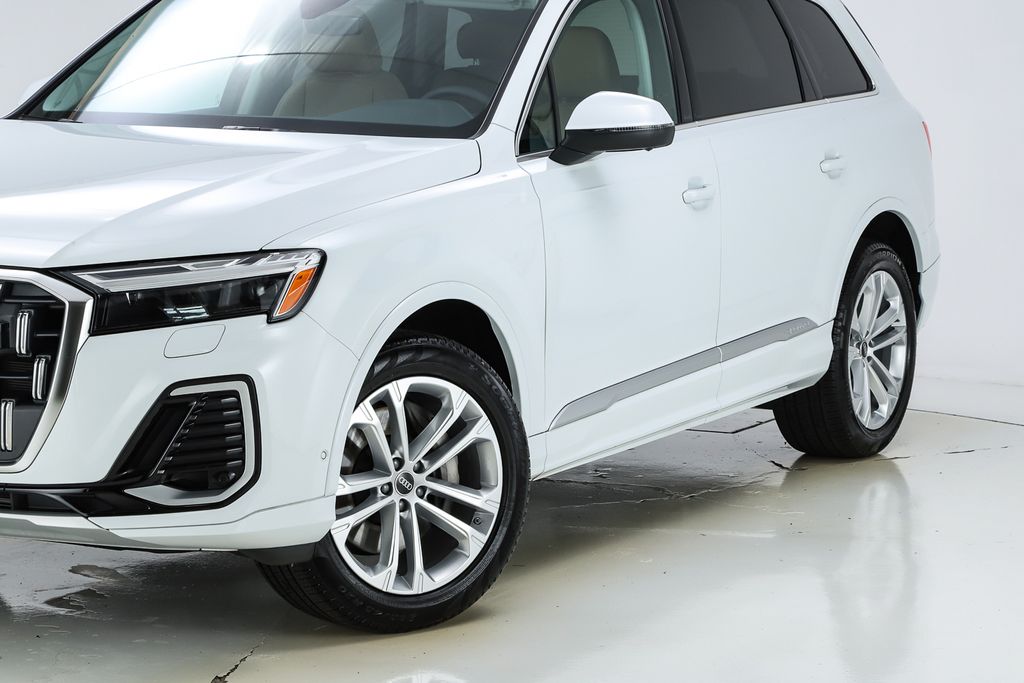 2025 Audi Q7 45 Premium photo 3