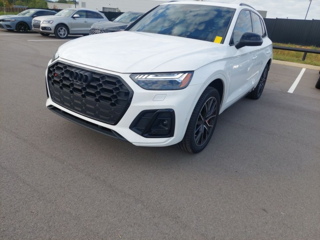 2023 Audi SQ5 Prestige photo 2
