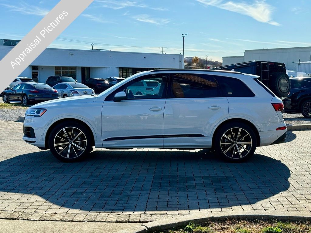 2023 Audi Q7 55 Prestige photo 4