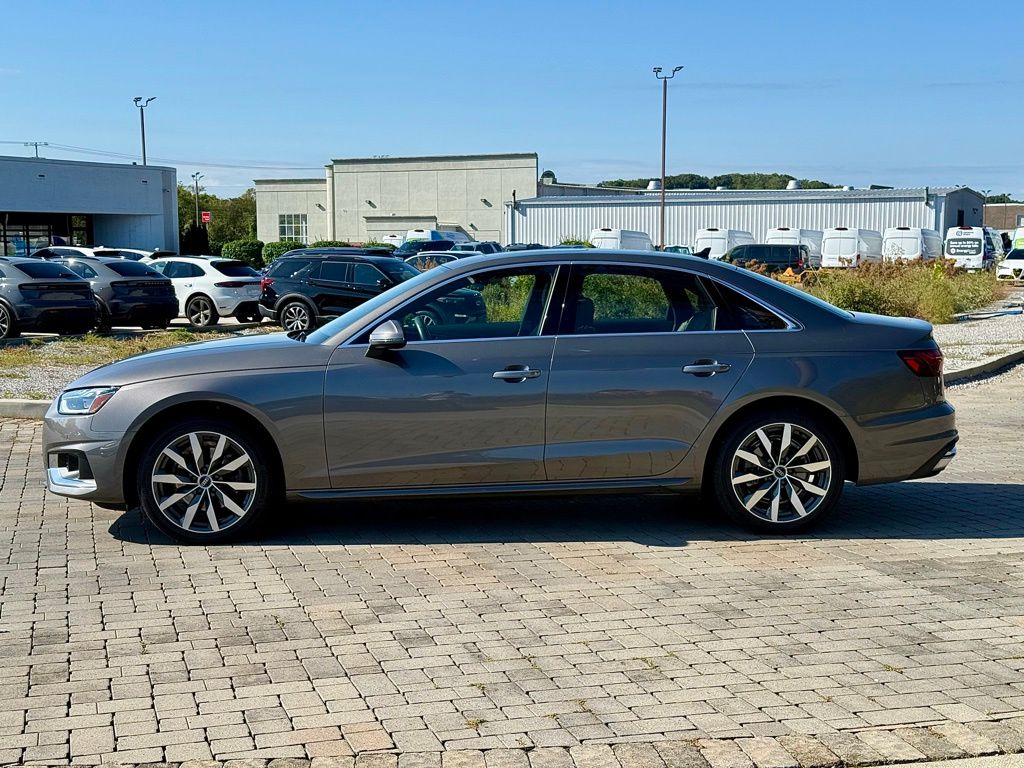2022 Audi A4 40 Premium Plus photo 4