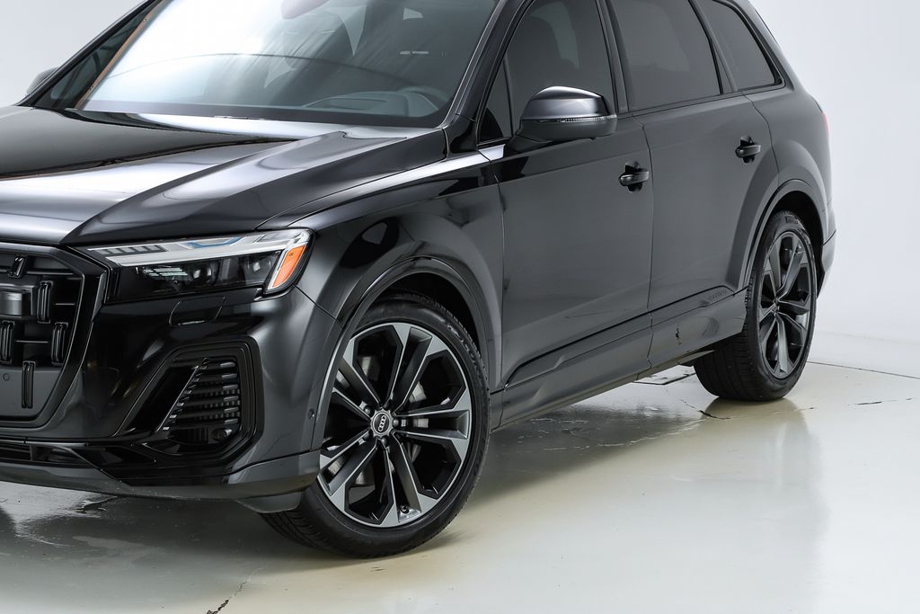 2025 Audi Q7 55 Prestige photo 3