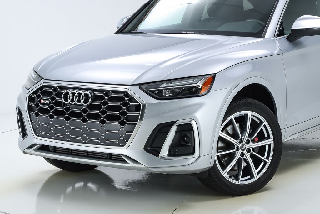 2024 Audi SQ5 Premium Plus photo 2