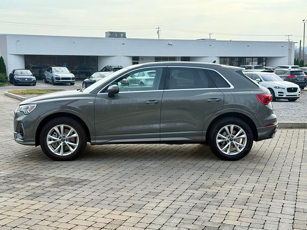 2025 Audi Q3 Premium Plus S line photo 4