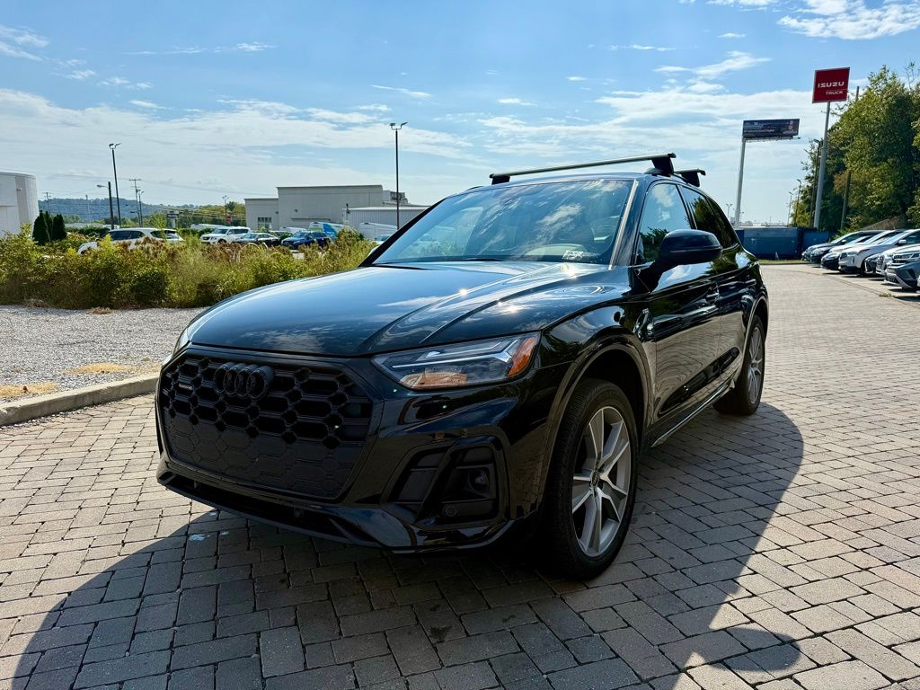 2025 Audi Q5 45 S line Premium photo 3