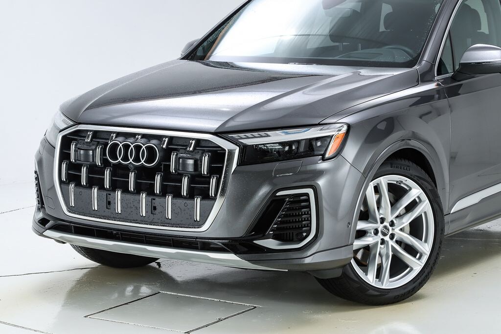 Used 2025 Audi Q7 55 Prestige SUV