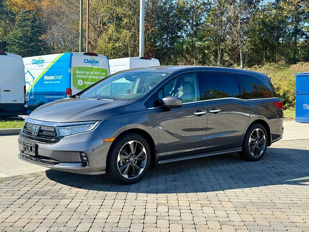 2024 Honda Odyssey Elite photo 3