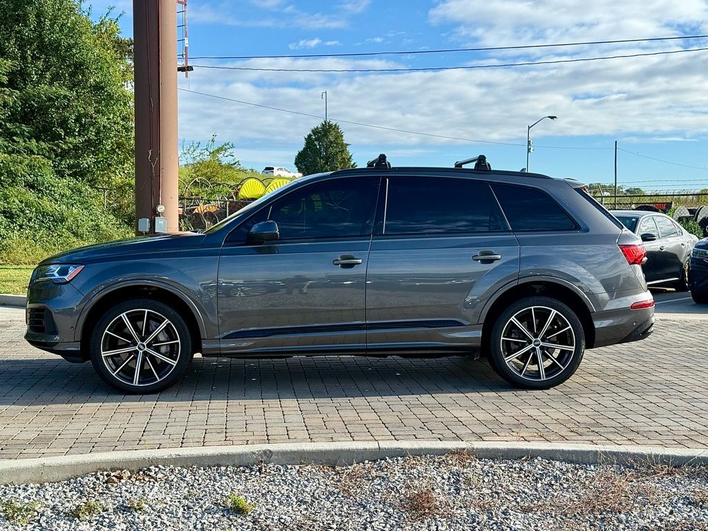 2021 Audi Q7 55 Premium Plus photo 2