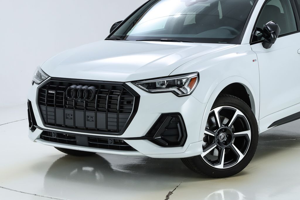2025 Audi Q3 Premium Plus S line photo 2