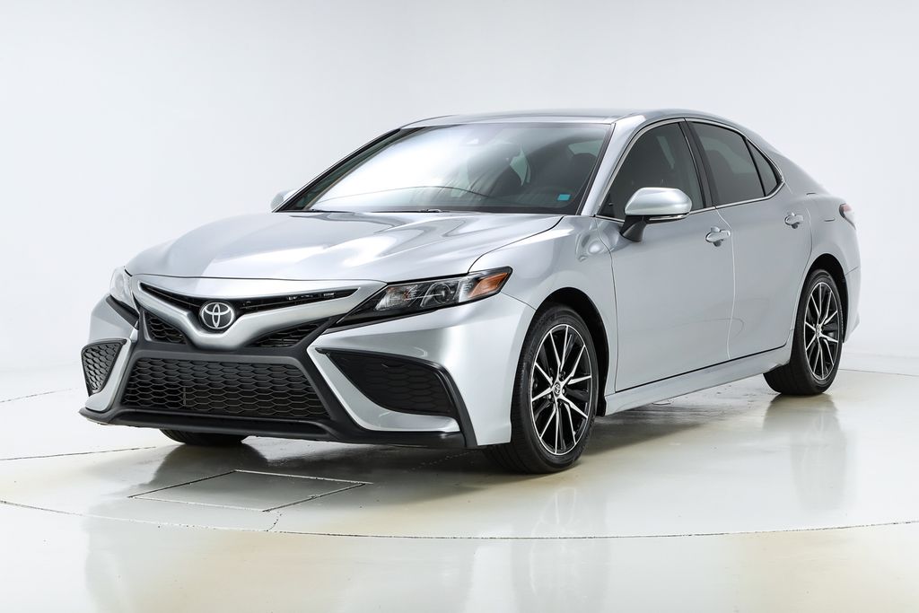 2023 Toyota Camry SE photo 4