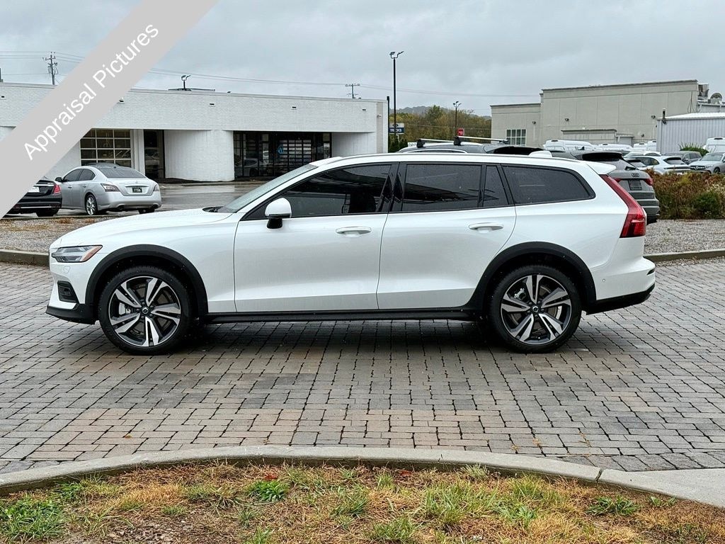 Used 2026 Volvo V60 Cross Country B5 Plus Wagon