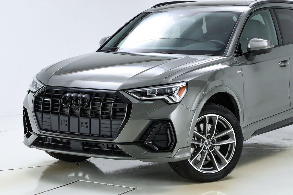 2024 Audi Q3 S line Premium Plus photo 2