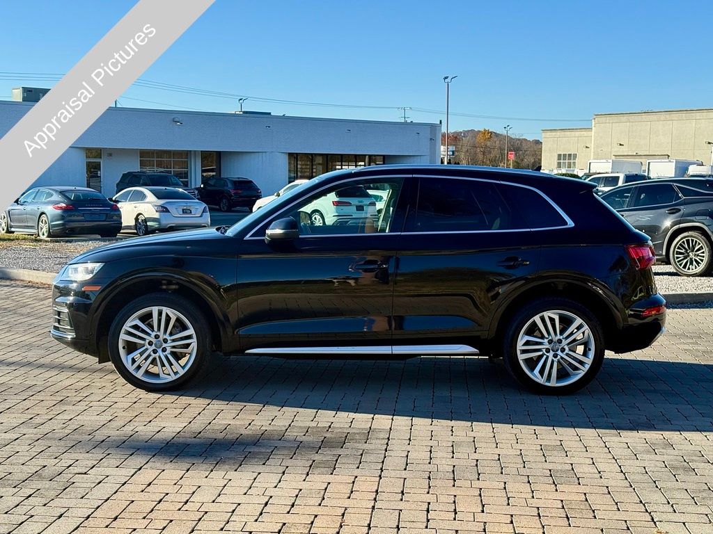 2023 Audi Q7 55 Prestige photo 4