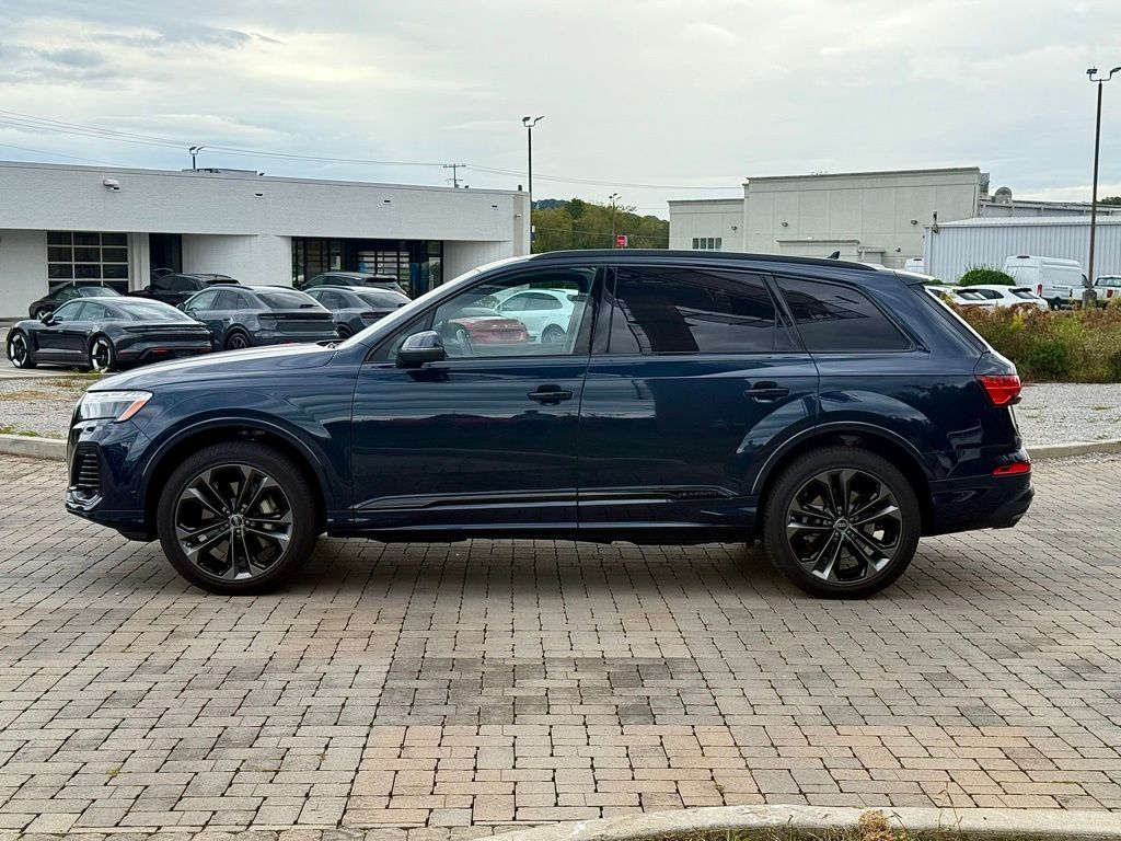 2025 Audi Q7 55 Premium Plus photo 4