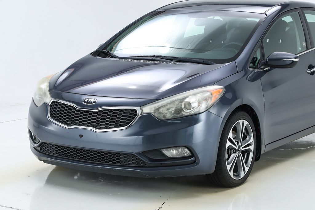 2016 Kia Forte EX photo 2