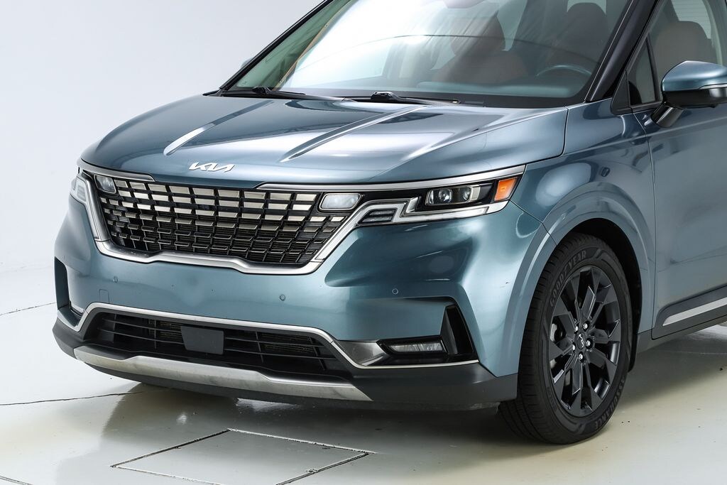 Used 2023 Kia Carnival SX Prestige MPV