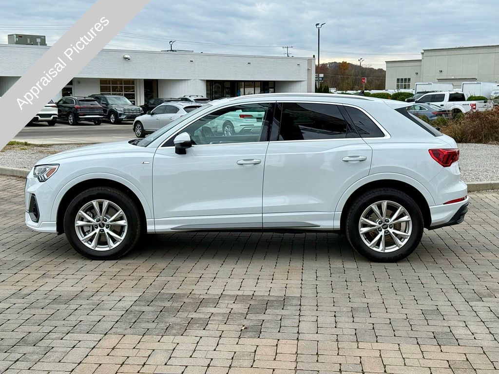 2024 Audi Q3 Premium Plus S line photo 3