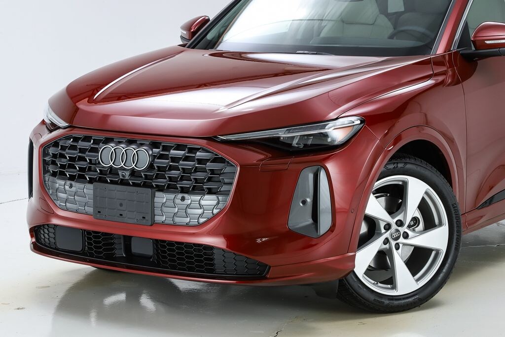 New 2025 Audi Q5 2.0T Prestige SUV