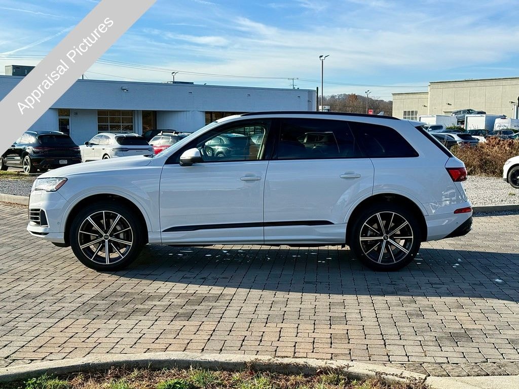 Used 2024 Audi Q7 55 Premium Plus SUV