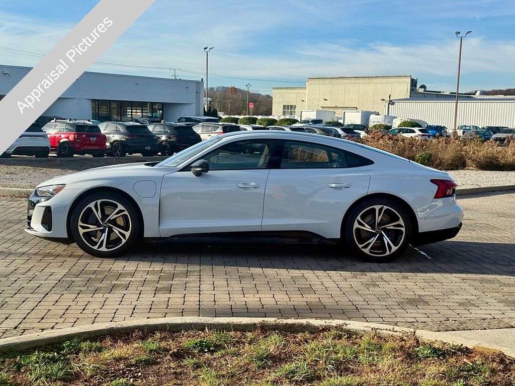 2022 Audi e-tron GT Prestige photo 4